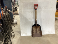 BUNDLE OF 2 SHOVELS