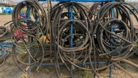 Hose rack and hydraulic hoses