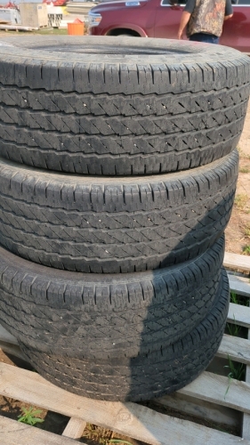 Set of four Michelin 17-in tires