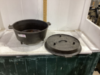 LARGE CAST IRON DUTCH OVEN W/ COMMEMORITVE LID