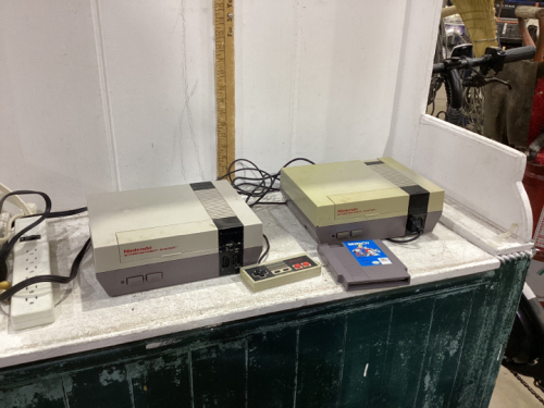 (2) NINTENDO GAME CONSOLES & (1) CONTROLLER