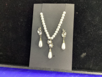 VINTAGE NECKLACE & EARRING SET