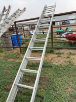 Aluminum extension ladder