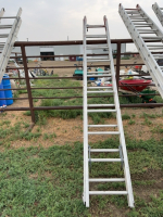 Aluminum extension ladder