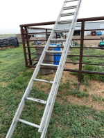 Aluminum extension ladder