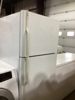 GE REFRIGERATOR/FREEZER