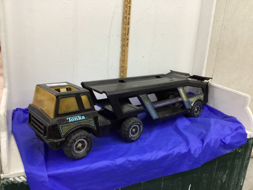 VINTAGE TONKA CAR HAULER - LARGE SIZE