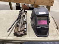 WELDING HELMET + SOCKETS,