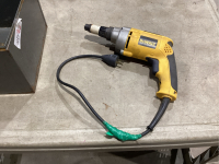 DEWALT CORDED SCREWDRIVER