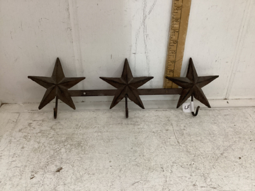 CAST STAR DECOR PIECE W/ HOOKS