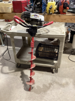 ESKIMO BARRACUDA PLUS GAS ICE AUGER