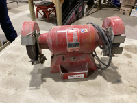 MILWAUKEE BENCH GRINDER