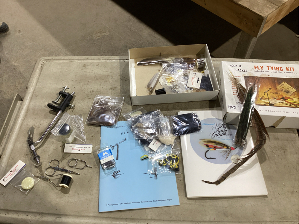 Fly Tying Gear - A Complete 25pc Fly Tying Materials Pack Fly Tying Gear - A Complete 25pc Fly Tying Materials Pack
