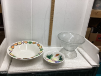 PEDESTAL STYLE PUNCH BOWL, LARGE & SMALL BOWLS