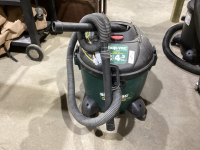 SHOP VAC 8 GALLON