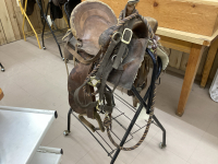 WESTERN SADDLE WITH HALTER