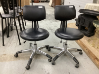 (2) ROLLING OFFICE CHAIRS