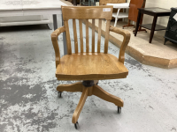 VINTAGE OAK OFFICE CHAIR