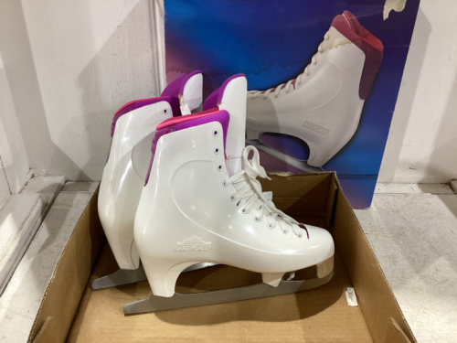 LAKE PLACID FIGURE SKATES