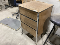 3 DRAWER ROLLING METAL CABINET