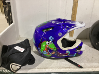 YOUTH MOTORCYCLE HELMET - GMAX