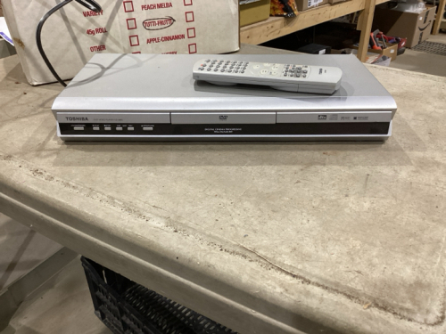 TOSHIBA DVD PLAYER