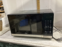 SMALL MASTER CHEF MICROWAVE