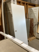 SOLID INTERIOR DOOR WITH FRAME AND HINGES