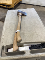 BUNDLE OF 2 AXES WITH WOOD HANDLES