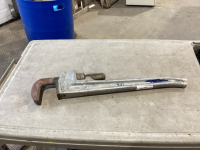 RIDGID ALUMINUM PIPE WRENCH WITH BROKEN HANDLE