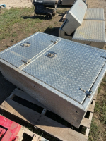 Aluminum truck toolbox with drawers