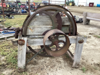 ANTIQUE SILAGE CUTTER