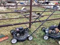 YARD MACHINE PUSH MOWER - GAS