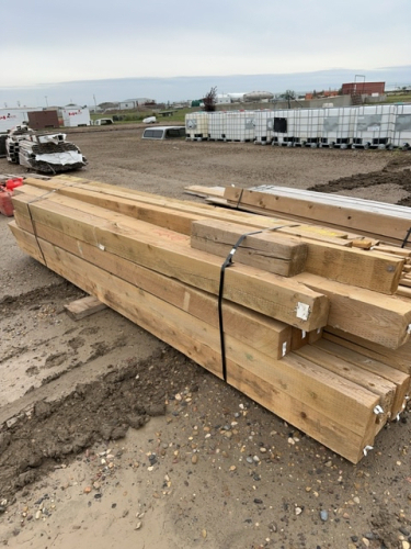 Bundle of 6 x 6 and 4 x 6 timber