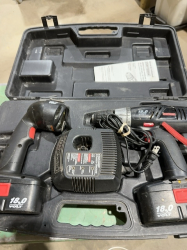 Craftsman drill and flashlight set