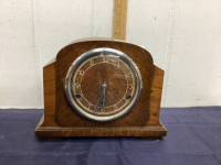 VINTAGE PERIVALE MANTLE CLOCK