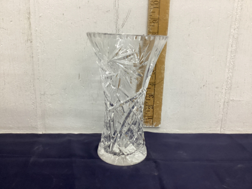 PINWHEEL CRYSTAL VASE