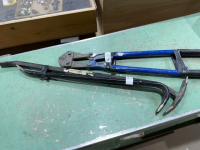 Bolt cutter and gooseneck bars