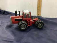 COLLECTIBLE MASSEY FERGUSON 4900