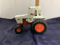 ERTL AGRIKING CASE TRACTOR