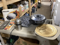 BOX KITCHEN ITEMS - WAFFLE MAKER, SANDWICH MAKER, BAKING PANS