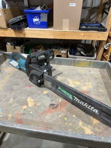 Makita electric chainsaw