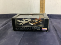 DIE CAST MUSCLE CAR SERIES 1. HOT WHEELS COLLECTIBLE - OLDSMOBILE 442 & CHEVROLET CHEVELLE