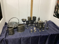 COLLECTION OF SILVERPLATE ITEMS