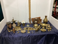 COLLECTION OF BRASS DECOR PIECES