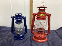 LED LIGHT (BATTERY) & KEROSENE LANTERN