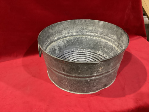 SMALL GALVANIZED TUB