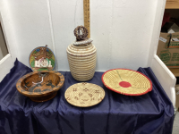 BOX W/ (2) WICKER BASKETS, WOOD BOWL,