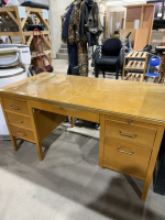 Double pedestal desk