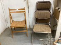 (4) FOLDING CHAIRS